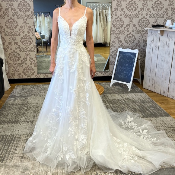 Maggie Sottero Ellen by Rebecca Ingram - Picture 4 of 10